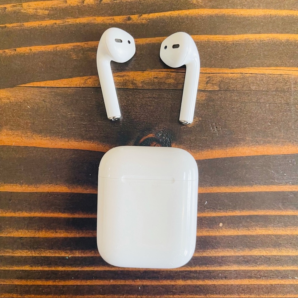 APPLE AIRPODS